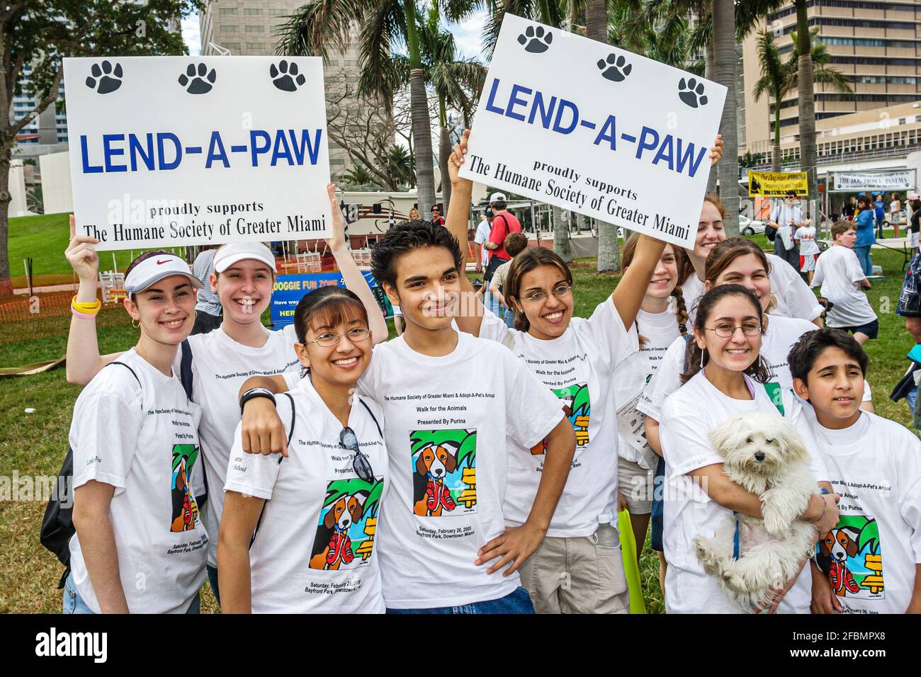 Miami Florida, Bayfront Park Walk for the Animals, Humane Society eventos de recaudación de fondos perros, adolescentes adolescentes adolescentes estudiantes voluntarios voluntarios voluntarios Foto de stock