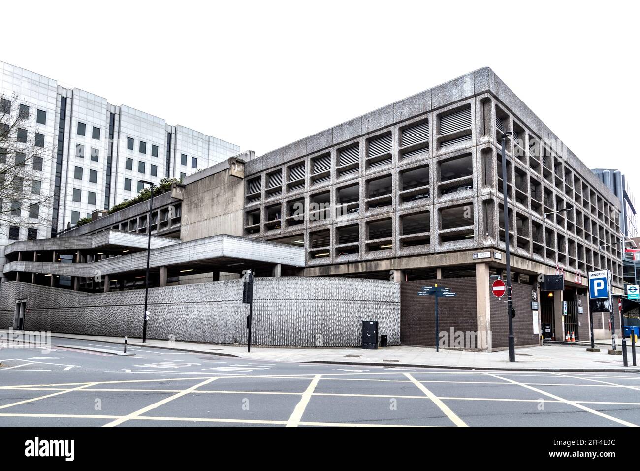 Arquitectura de estilo brutalista, Minories Car Park en Londres, Reino Unido Foto de stock