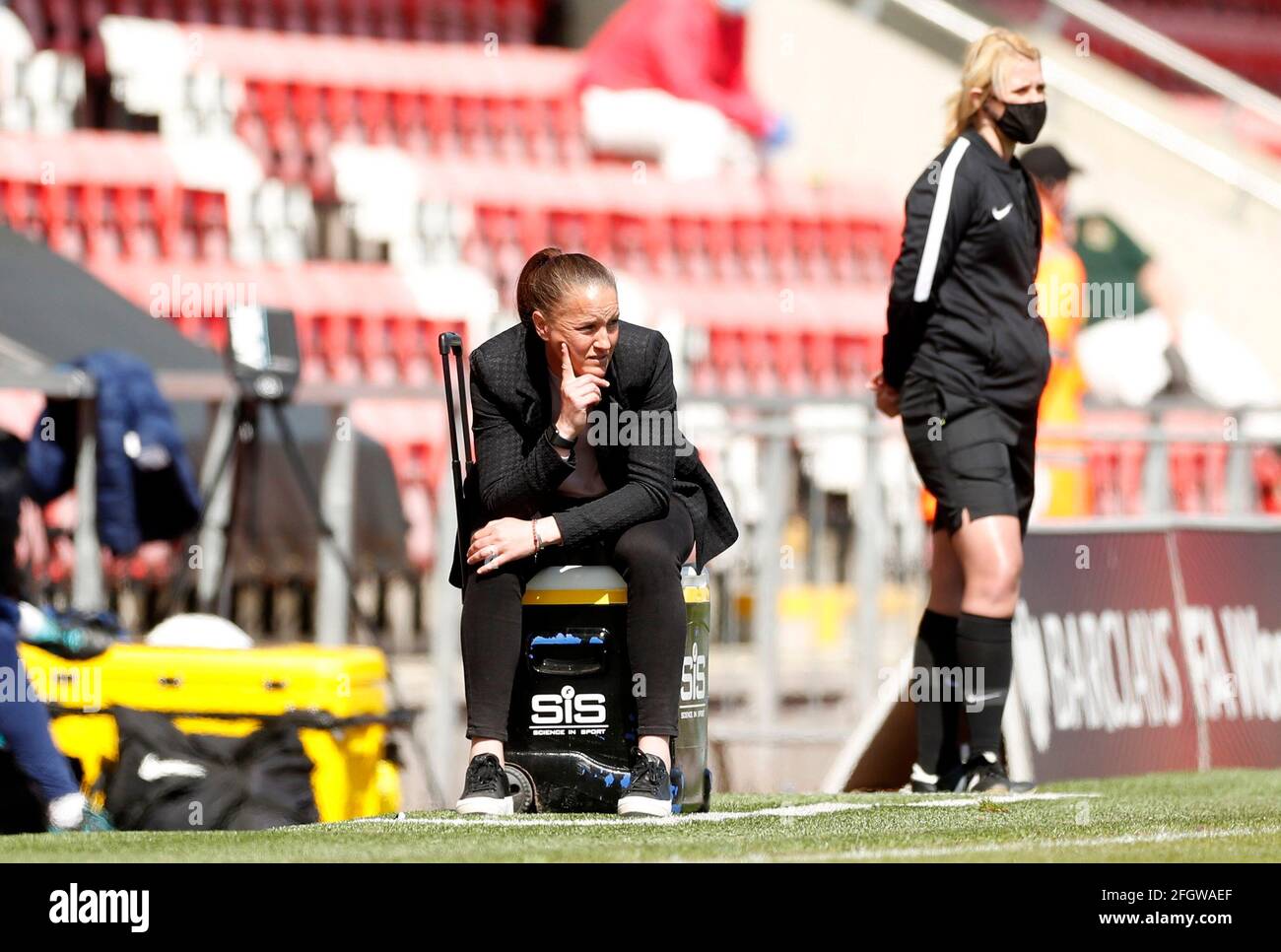Fútbol Fútbol - SuperLiga Femenina - Manchester United v Tottenham Hotspur - Leigh Sports Village, Manchester, Gran Bretaña - 25 de abril de 2021 Manchester United manager Casey Stoney Action Images via Reuters/Lee Smith Foto de stock