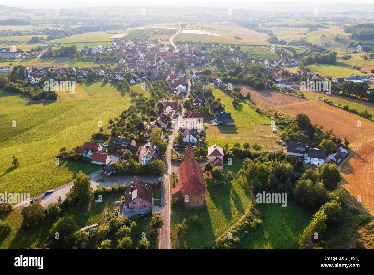 Village Weingarts cerca de Kunreuth, imagen de drone, Franconia Suiza, Alta Franconia, Franconia, Baviera, Alemania Foto de stock