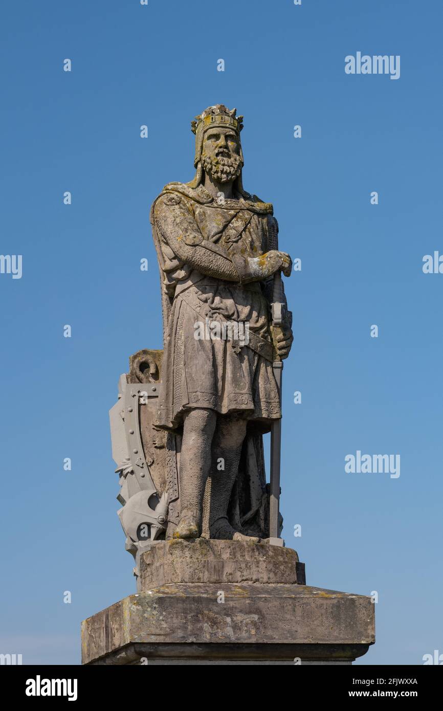 Robert la estatua de Bruce fuera del Castillo Stirling, Stirling, Escocia, Reino Unido Foto de stock