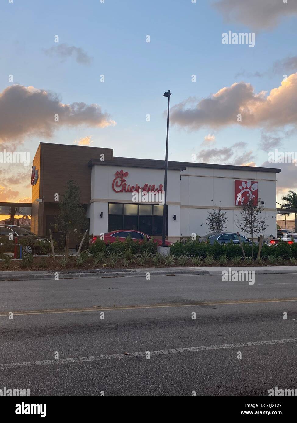 New Chik fil Un restaurante de comida rápida en Hialeah, Florida acaba de abrir. Foto de stock