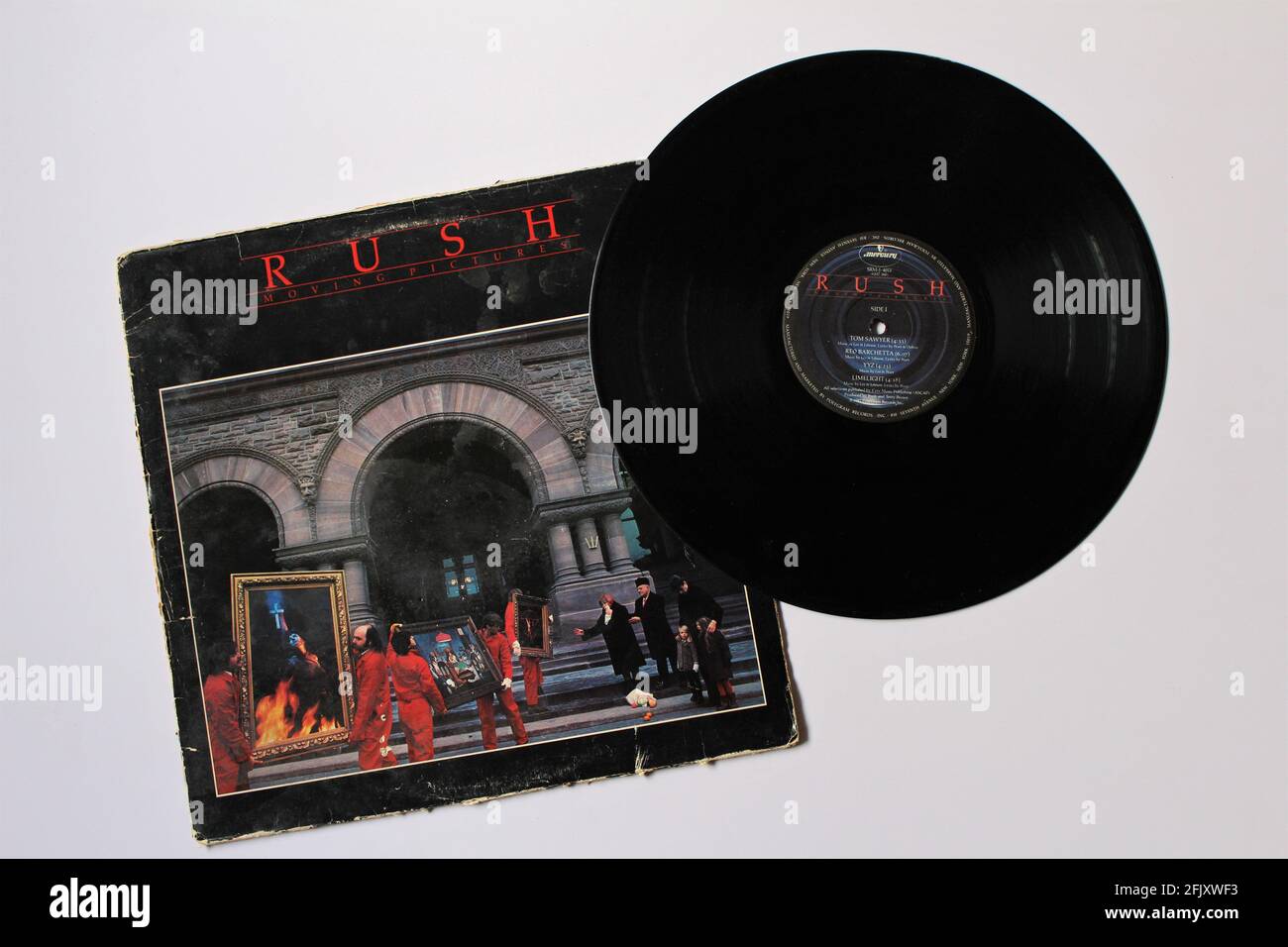 Banda Progressive Canadian Rock, álbum de música RUSH en disco LP con disco  de vinilo. Título: Imágenes en movimiento Fotografía de stock - Alamy