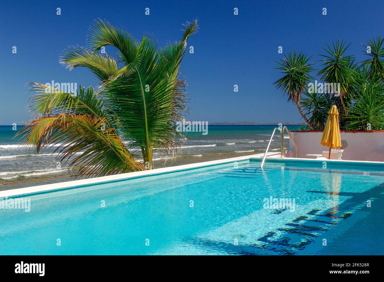 EE.UU., Caribe, Antillas, Puerto Rico, Isla de Vieques, Bravo playa, piscina  Fotografía de stock - Alamy