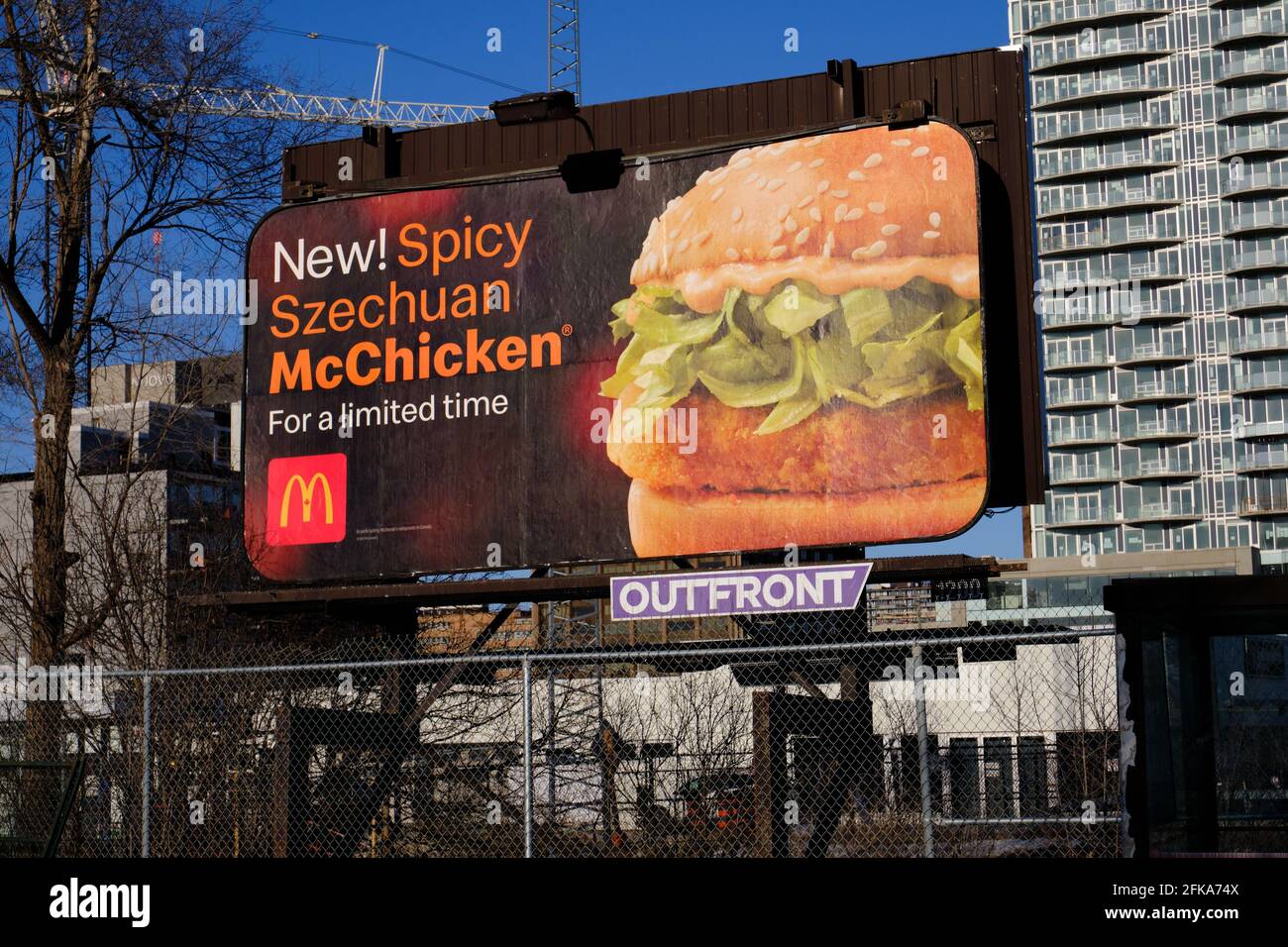 Advertisement advertising billboard mcdonalds fotografías e imágenes de  alta resolución - Alamy