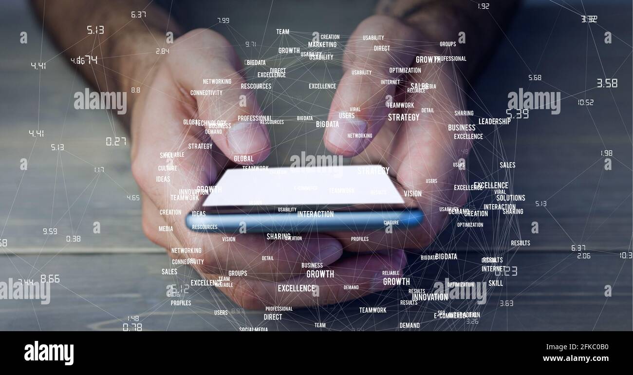 Red de palabras de tecnología empresarial, sobre el hombre utilizando un smartphone con espacio de copia en la pantalla Foto de stock