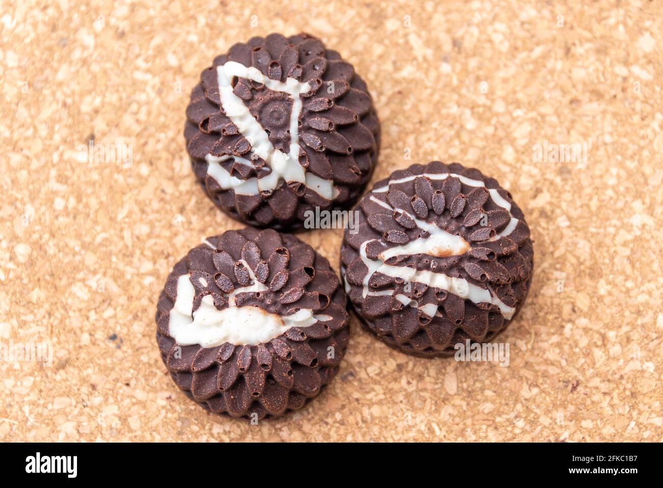 Galletas de chocolate producidas por pequeñas empresas privadas en Cuba. 2016. Cambios económicos Foto de stock