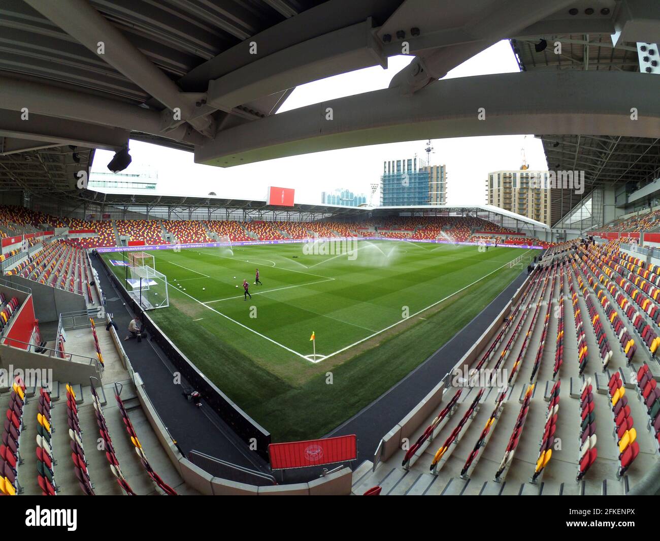 LONDRES, REINO UNIDO. MAYO 1st Brentford Community Stadium fotografiado durante el partido del Sky Bet Championship entre Brentford y Watford en el Brentford Community Stadium, Brentford, el sábado 1st de mayo de 2021. (Crédito: Federico Maranesi | Mi Noticias) Foto de stock