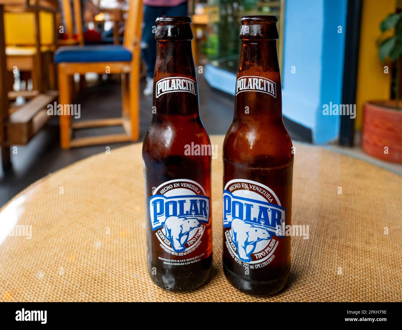 Medellín, Colombia - Marzo 28 2021: Cerveza Venezolana en una Mesa de  Madera Fotografía de stock - Alamy