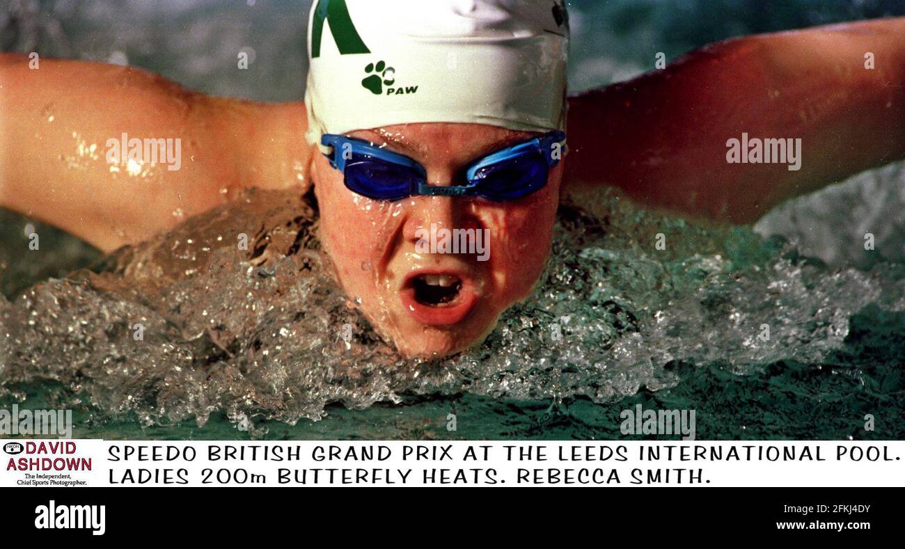 La nadadora Rebecca Smith compite en las Señoras de 200 metros de mariposa  Se calienta en el Speedo British Grand Prix en Leeds Fotografía de stock -  Alamy