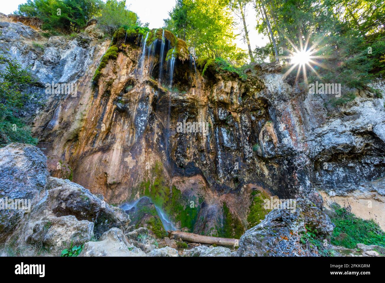 Cascada de Pisoaia en las montañas de los Cárpatos, Apuseni, Rumanía, Alba  County Fotografía de stock - Alamy
