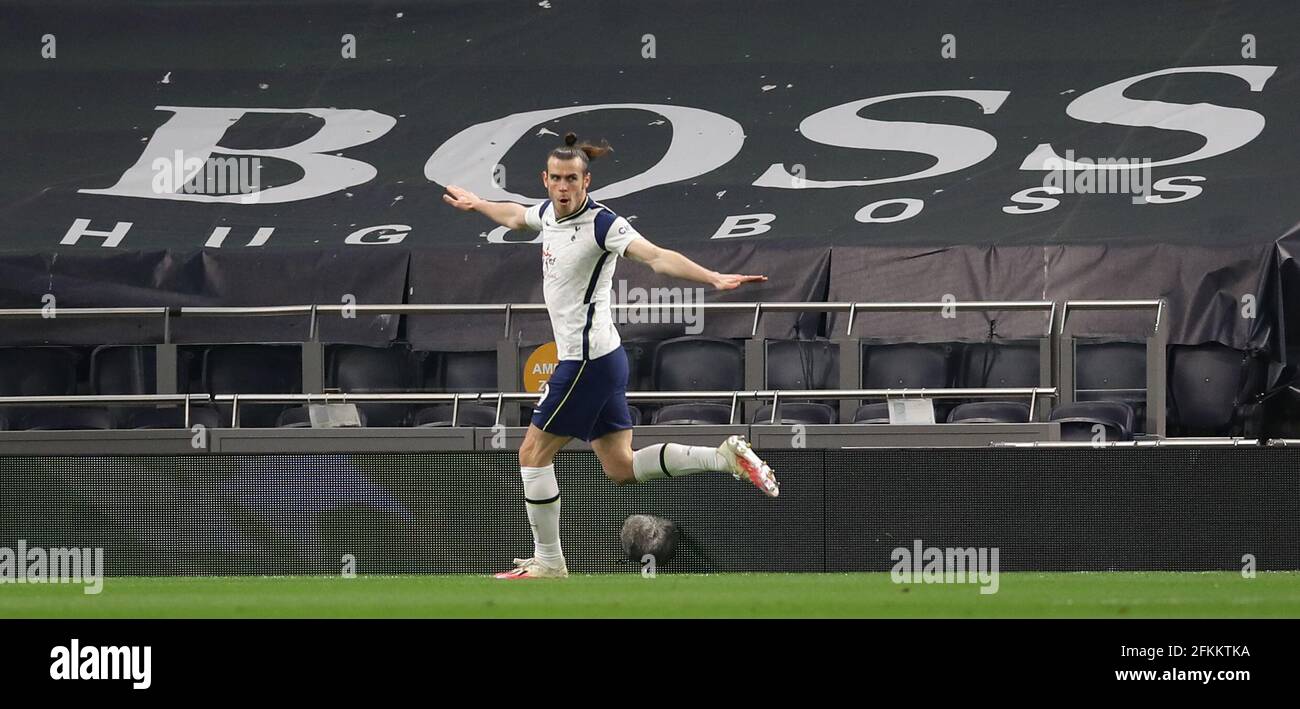 Londres, Inglaterra, 2nd de mayo de 2021. Gareth Bale of Tottenham celebra su segundo gol durante el partido de la Premier League en el Tottenham Hotspur Stadium, Londres. El crédito de la foto debe decir: David Klein / Sportage Crédito: Sportage / Alamy Live News Foto de stock