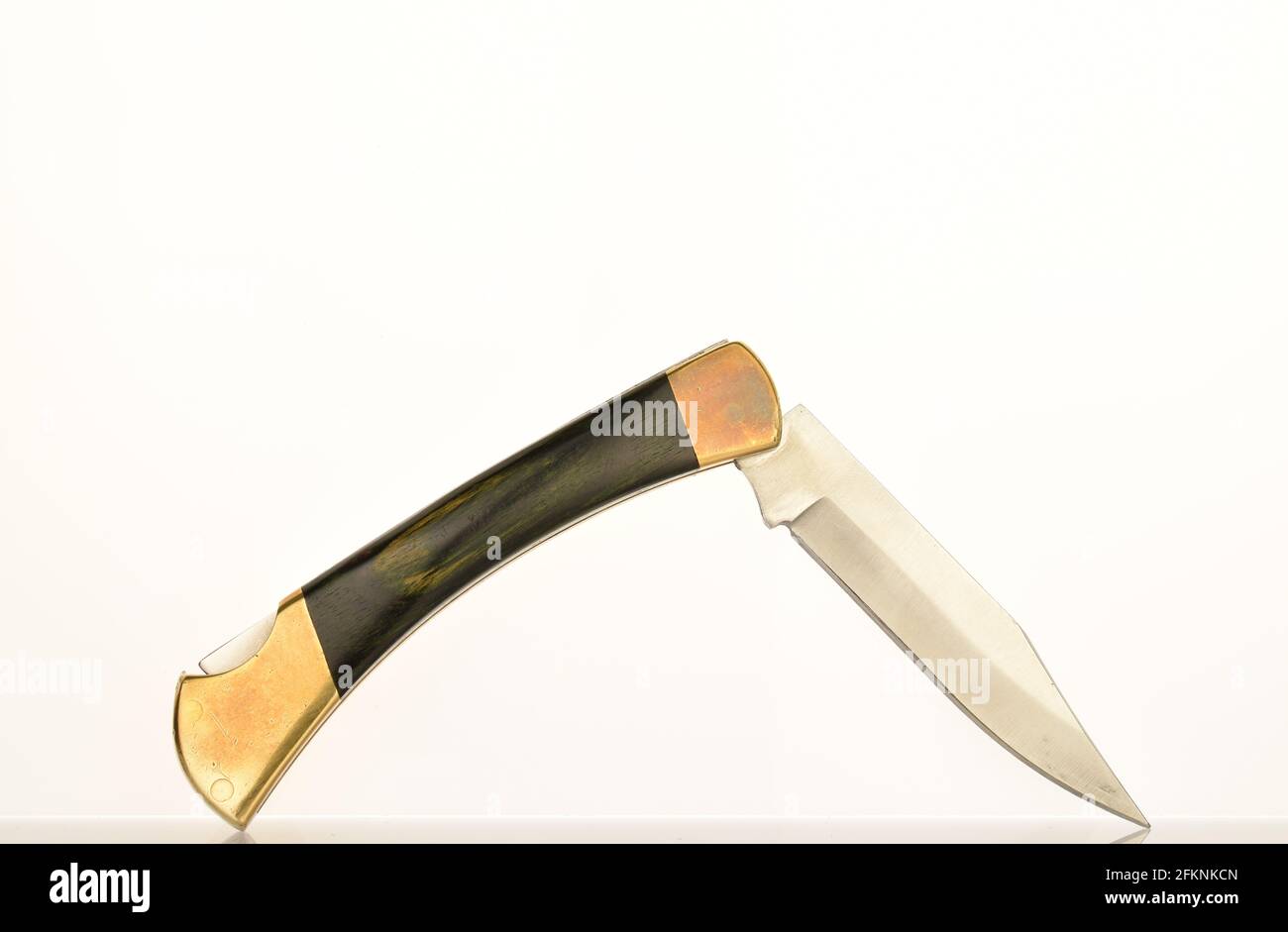 Cuchillo Plegable Aislado