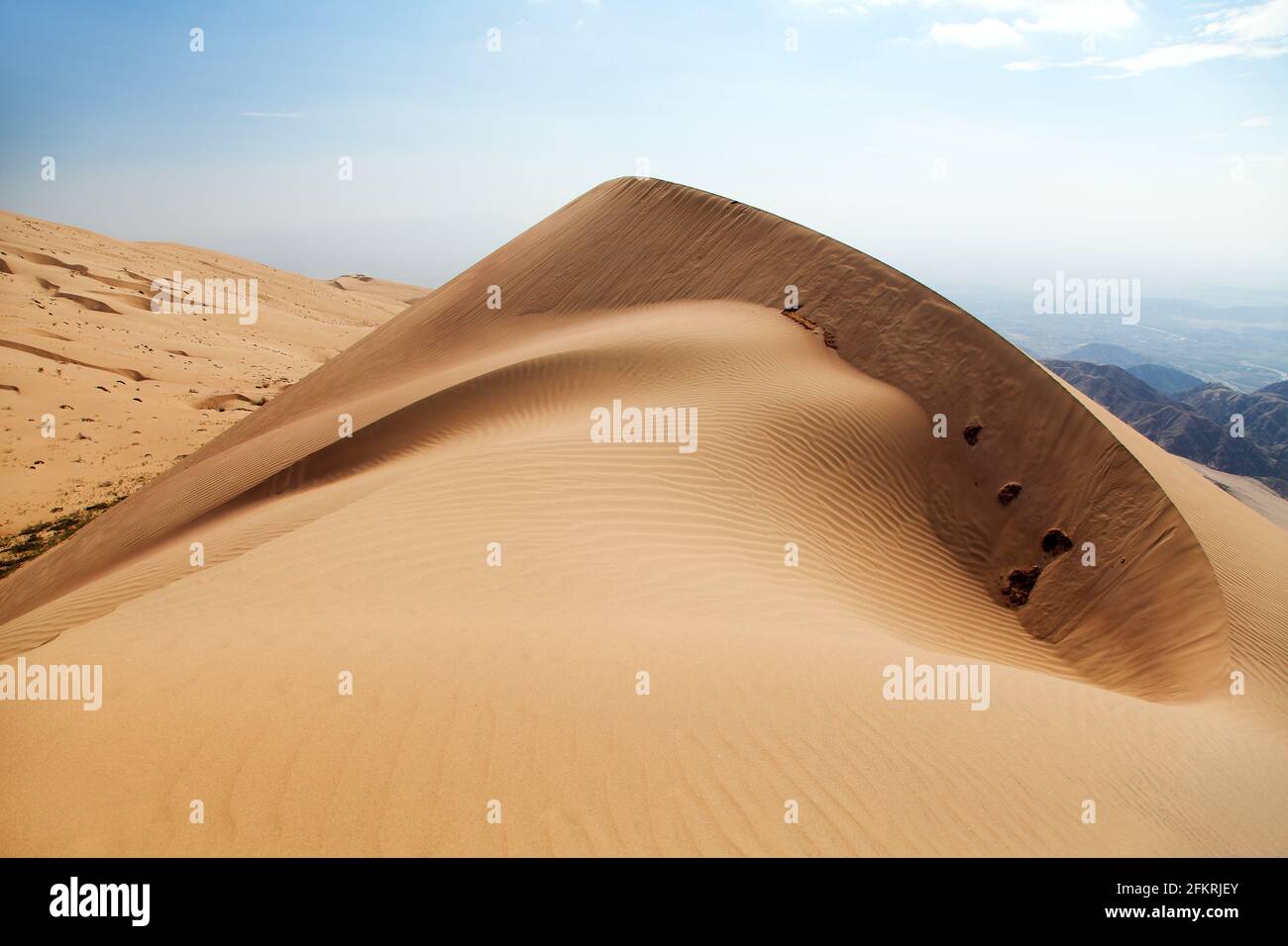 Duna de arena Cerro Blanco, las dunas más altas del mundo, ubicadas cerca de la ciudad de Nasca o Nazca en Perú Foto de stock
