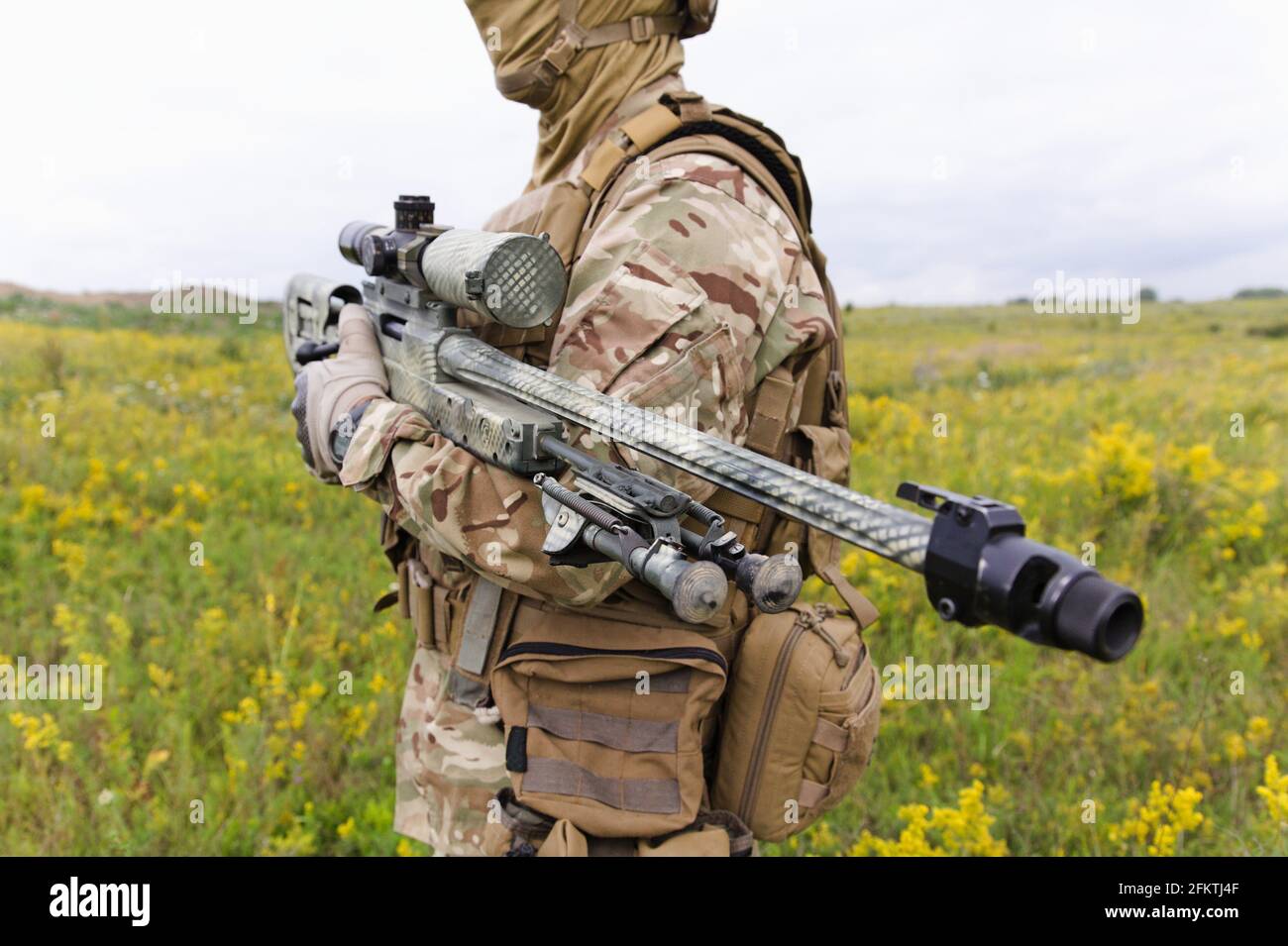 WARFARE Blog: FOTO: Soldado chinesa disparando um fuzil sniper pesado