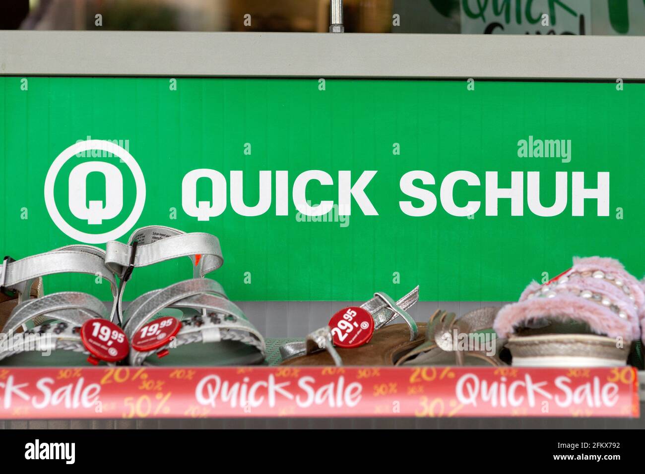 Quick Schuh, zapatería Foto de stock