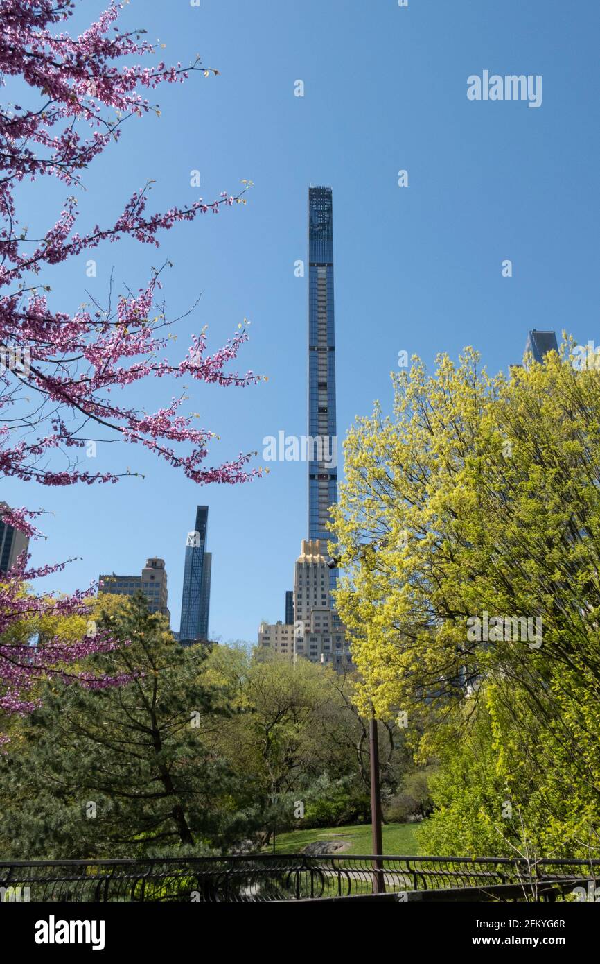 Midtown Skyline con apartamentos superaltos y Central Park, Nueva York, Estados Unidos Foto de stock