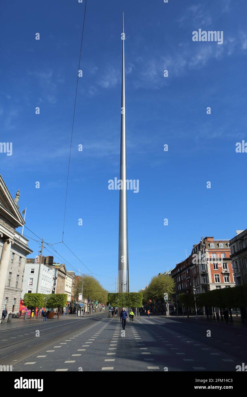 Vista del Dublin Spire en la calle O'connell en Dublín, Irlanda Foto de stock