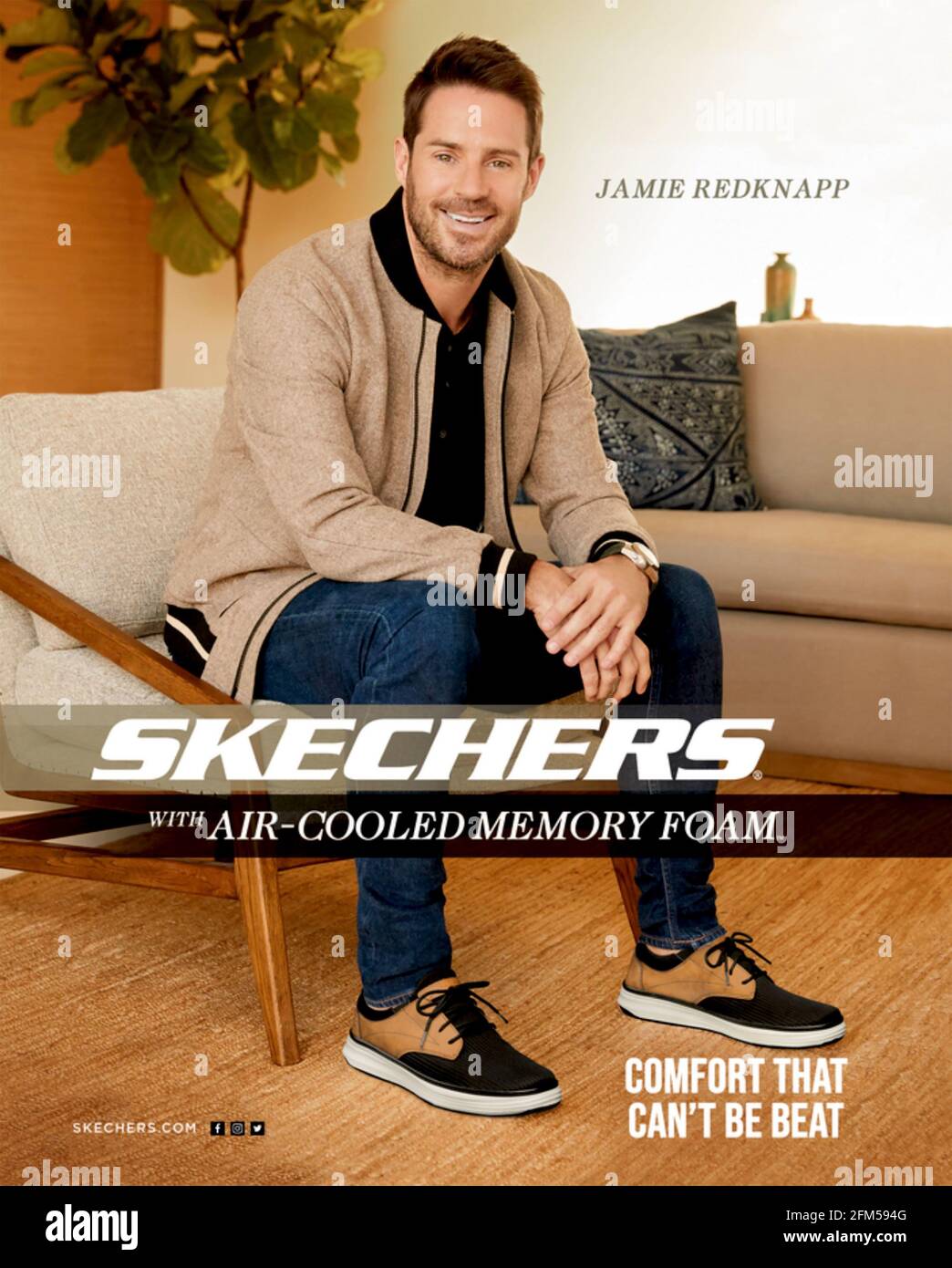 2020s Unido Skechers Magazine Anuncio de stock - Alamy