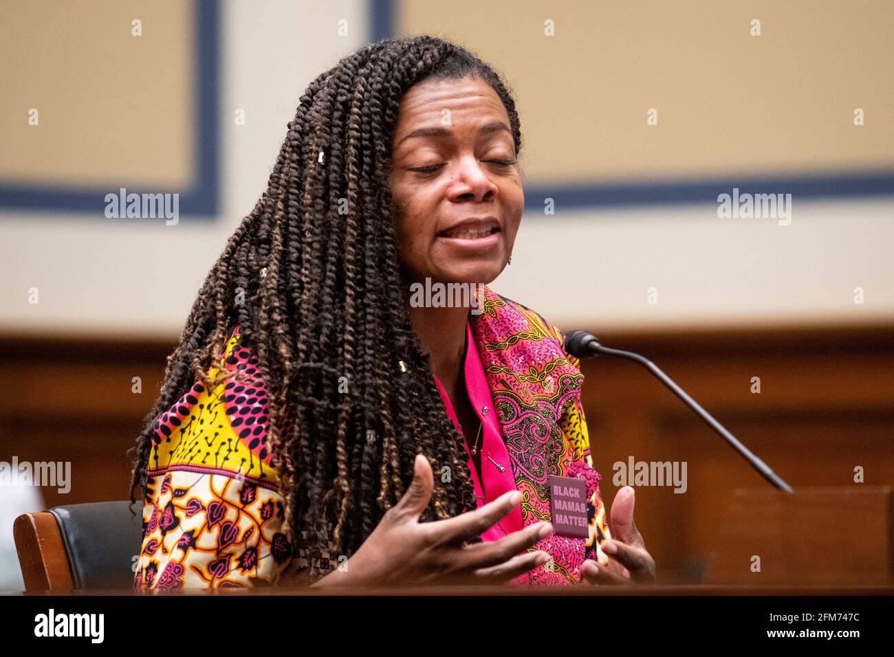 Washington, Estados Unidos de América. 06th de mayo de 2021. Joia Adele Crear-Perry, M.D., FACOG, Fundadora y Presidenta de la National Birth Equity Collaborative, comparece ante un Comité de Supervisión y Reforma de la Cámara de Representantes con una audiencia “Birthing While Black: Examining Americas Black Maternal Health Crisis” en el edificio de oficinas de Rayburn House en Washington, DC, jueves, 6 de mayo de 2021. Crédito: Rod Lamkey/CNP Foto vía Crédito: Newscom/Alamy Live News Foto de stock