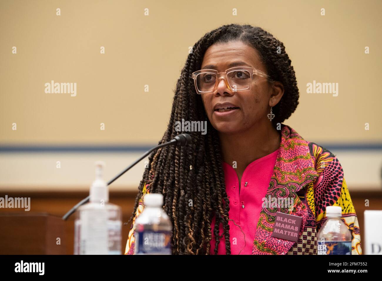 Washington, Estados Unidos de América. 06th de mayo de 2021. Joia Adele Crear-Perry, M.D., FACOG, Fundadora y Presidenta de la National Birth Equity Collaborative, comparece ante un Comité de Supervisión y Reforma de la Cámara de Representantes con una audiencia “Birthing While Black: Examining Americas Black Maternal Health Crisis” en el edificio de oficinas de Rayburn House en Washington, DC, jueves, 6 de mayo de 2021. Crédito: Rod Lamkey/CNP | uso en todo el mundo Crédito: dpa/Alamy Live News Foto de stock