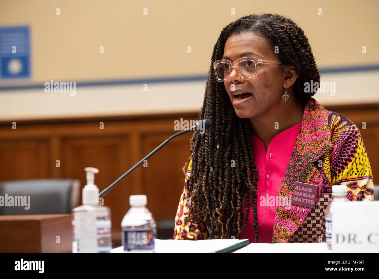 Joia Adele Crear-Perry, M.D., FACOG, Fundadora y Presidenta de la National Birth Equity Collaborative, comparece ante un Comité de Supervisión y Reforma de la Cámara de Representantes con una audiencia “Birthing While Black: Examining Americas Black Maternal Health Crisis” en el edificio de oficinas de Rayburn House en Washington, DC, jueves, 6 de mayo de 2021. Crédito: Rod Lamkey/CNP /MediaPunch Foto de stock