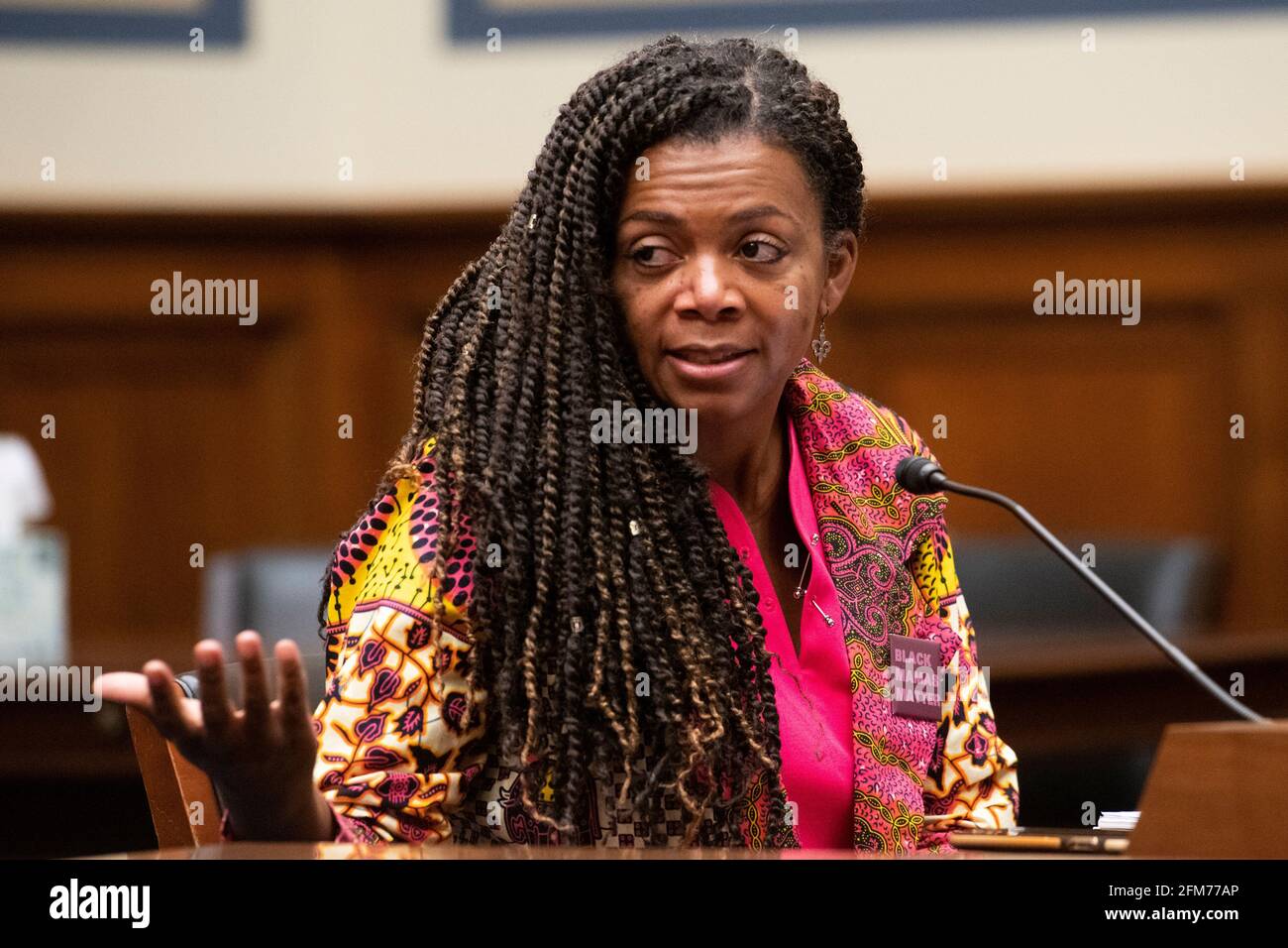Joia Adele Crear-Perry, M.D., FACOG, Fundadora y Presidenta de la National Birth Equity Collaborative, comparece ante un Comité de Supervisión y Reforma de la Cámara de Representantes con una audiencia “Birthing While Black: Examining Americas Black Maternal Health Crisis” en el edificio de oficinas de Rayburn House en Washington, DC, jueves, 6 de mayo de 2021. Crédito: Rod Lamkey/CNP /MediaPunch Foto de stock