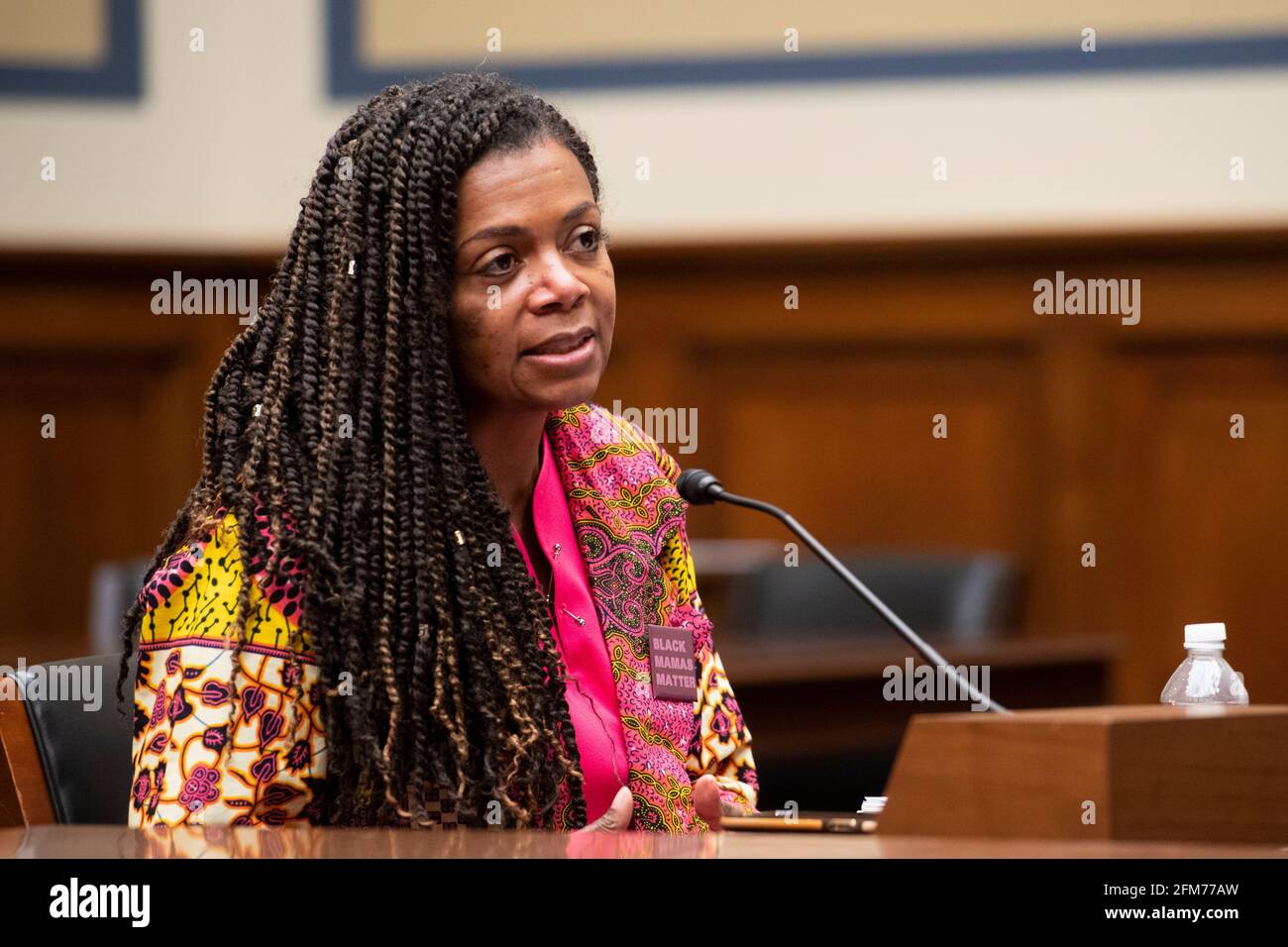 Joia Adele Crear-Perry, M.D., FACOG, Fundadora y Presidenta de la National Birth Equity Collaborative, comparece ante un Comité de Supervisión y Reforma de la Cámara de Representantes con una audiencia “Birthing While Black: Examining Americas Black Maternal Health Crisis” en el edificio de oficinas de Rayburn House en Washington, DC, jueves, 6 de mayo de 2021. Crédito: Rod Lamkey/CNP /MediaPunch Foto de stock