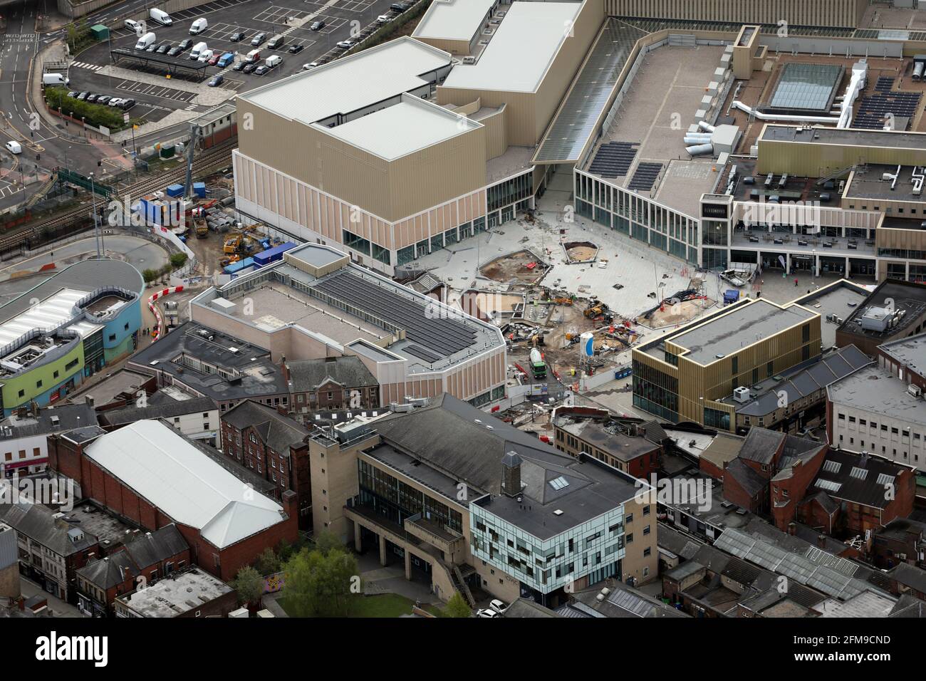Vista aérea de Barnsley Markets parte del centro comercial Alhambra, Barnsley, South Yorkshire Foto de stock
