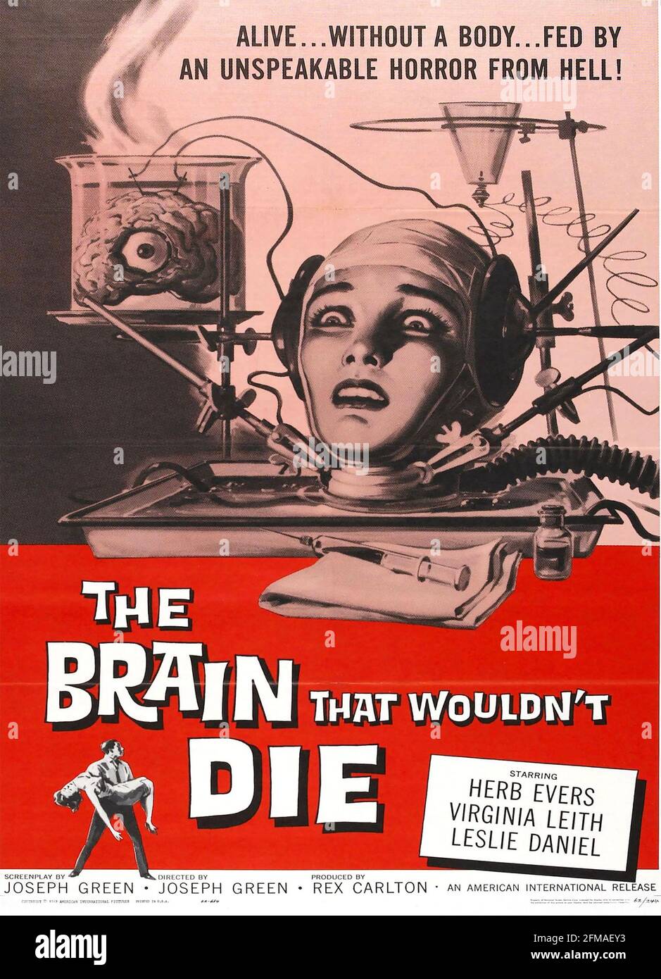 EL CEREBRO QUE NO MORIRÍA 1962 AIP película con Virginia Leith Foto de stock