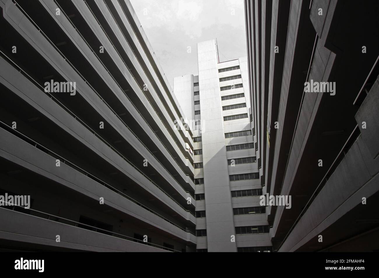 Fotografías en blanco y negro de edificios de apartamentos de gran altura Japón en 1970s Foto de stock