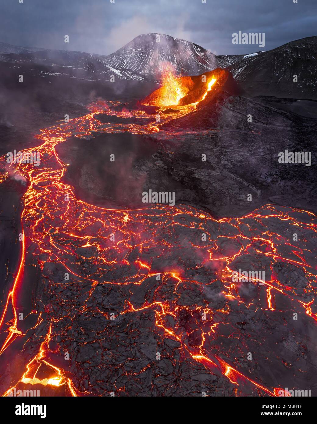 Imagen en drone del volcán Fagradalsfjall en Islandia Fotografía de stock -  Alamy