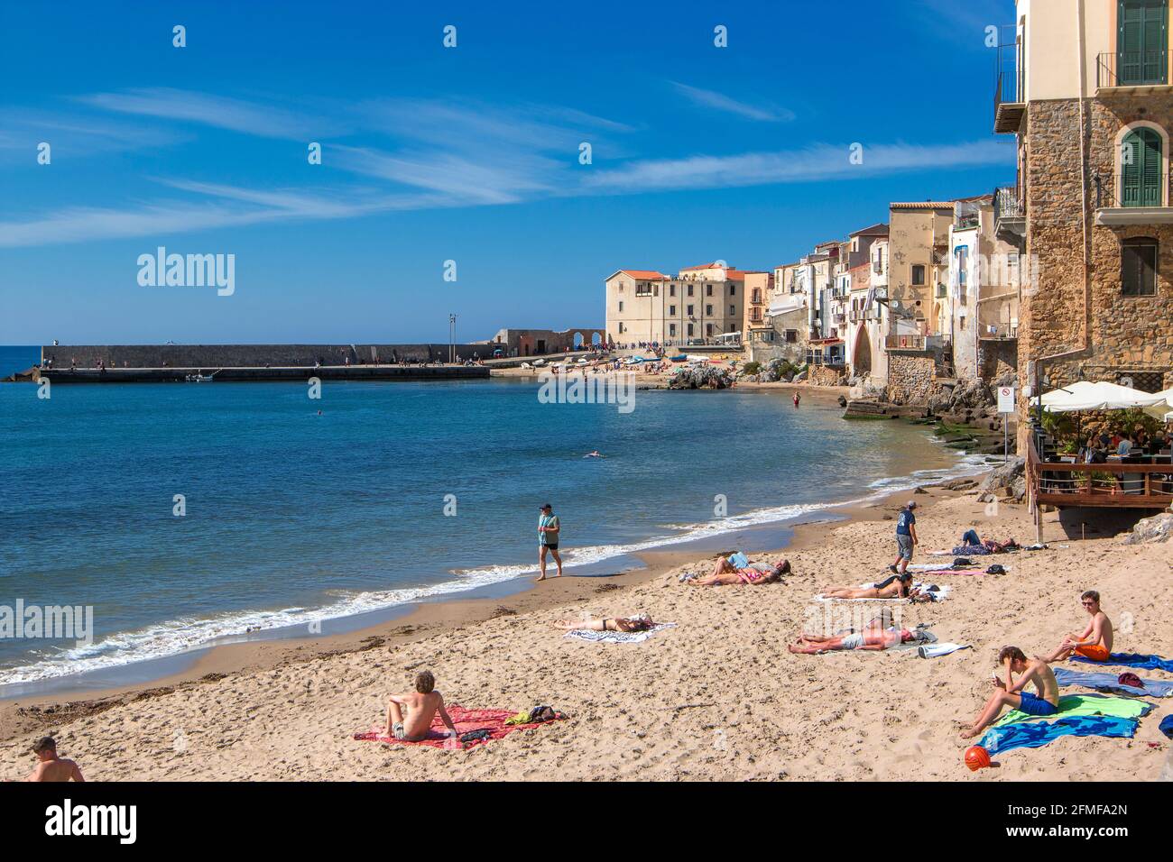 Italia, Sicilia, Cefalu, zona declarada Patrimonio de la Humanidad por la UNESCO Foto de stock