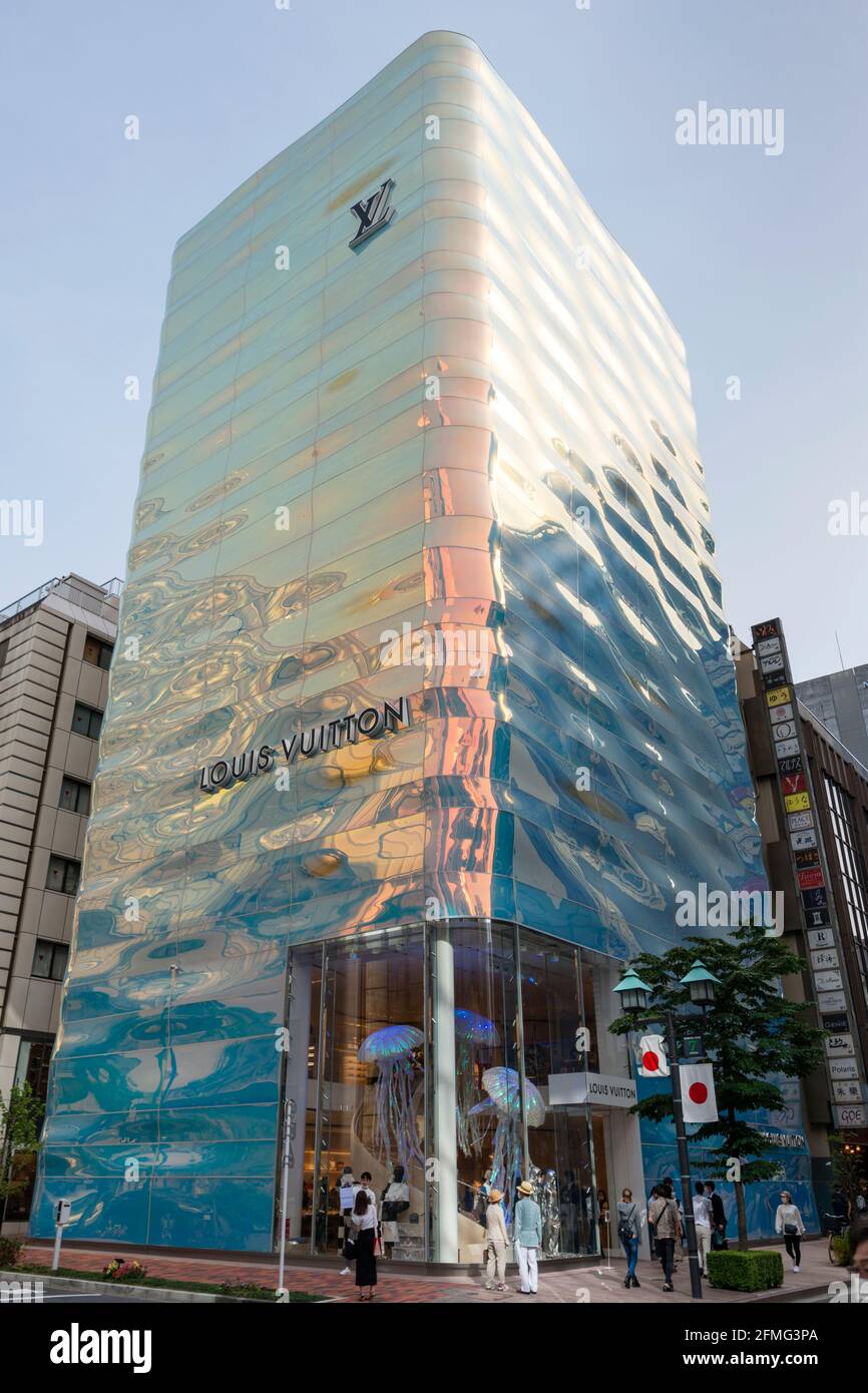 Louis Vuitton Namiki tienda en Ginza, Tokio, Japón Fotografía de stock -  Alamy