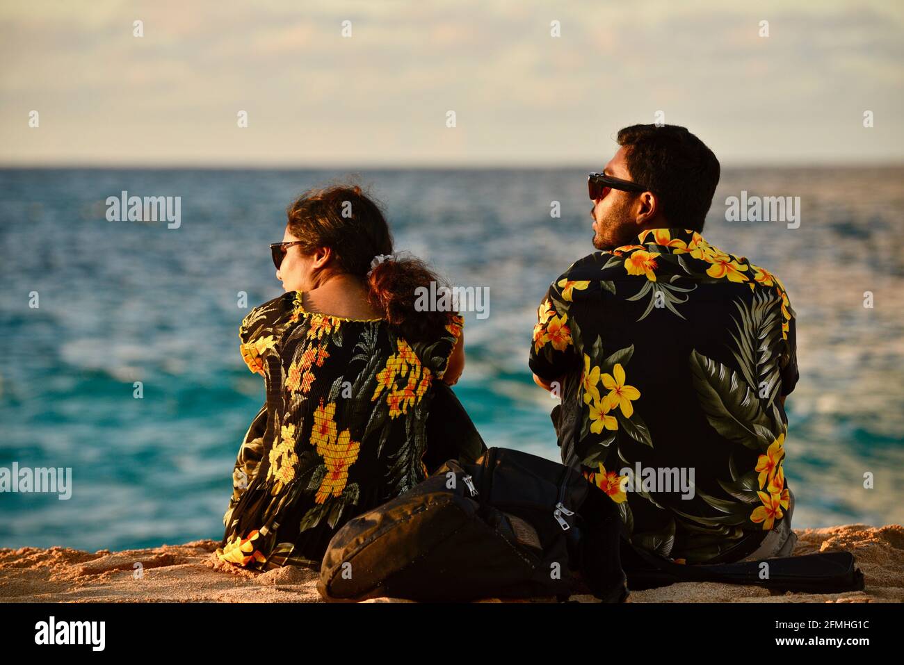 Camisas hawaianas fotografías e imágenes de alta resolución - Alamy