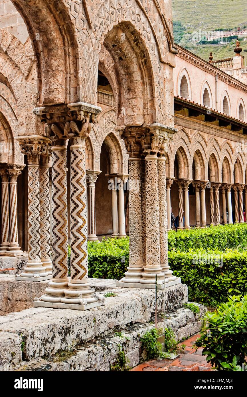 Italia, Sicilia, Monreale, claustro Foto de stock