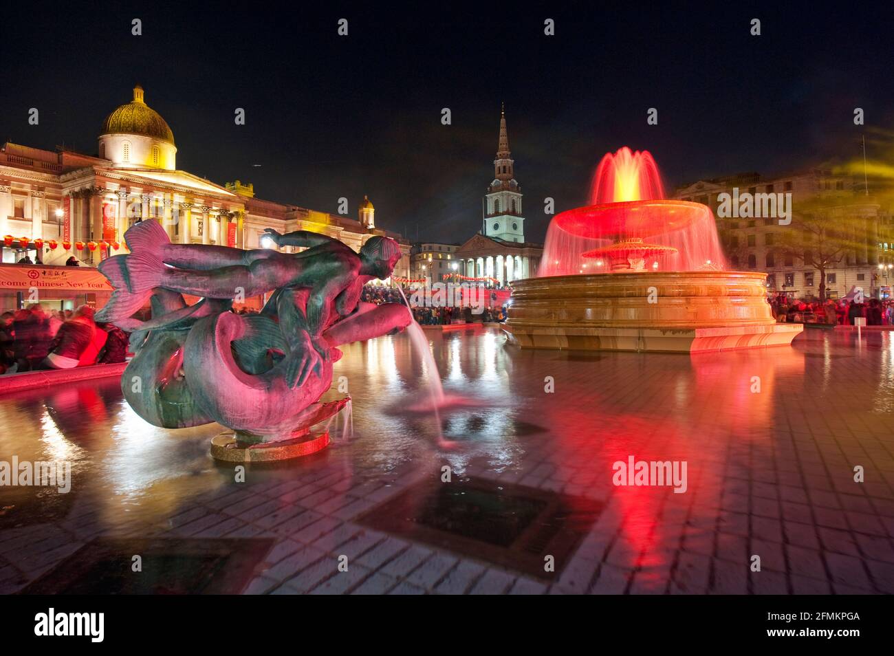 Trafalgar plaza por la noche durante el año nuevo chino Foto de stock