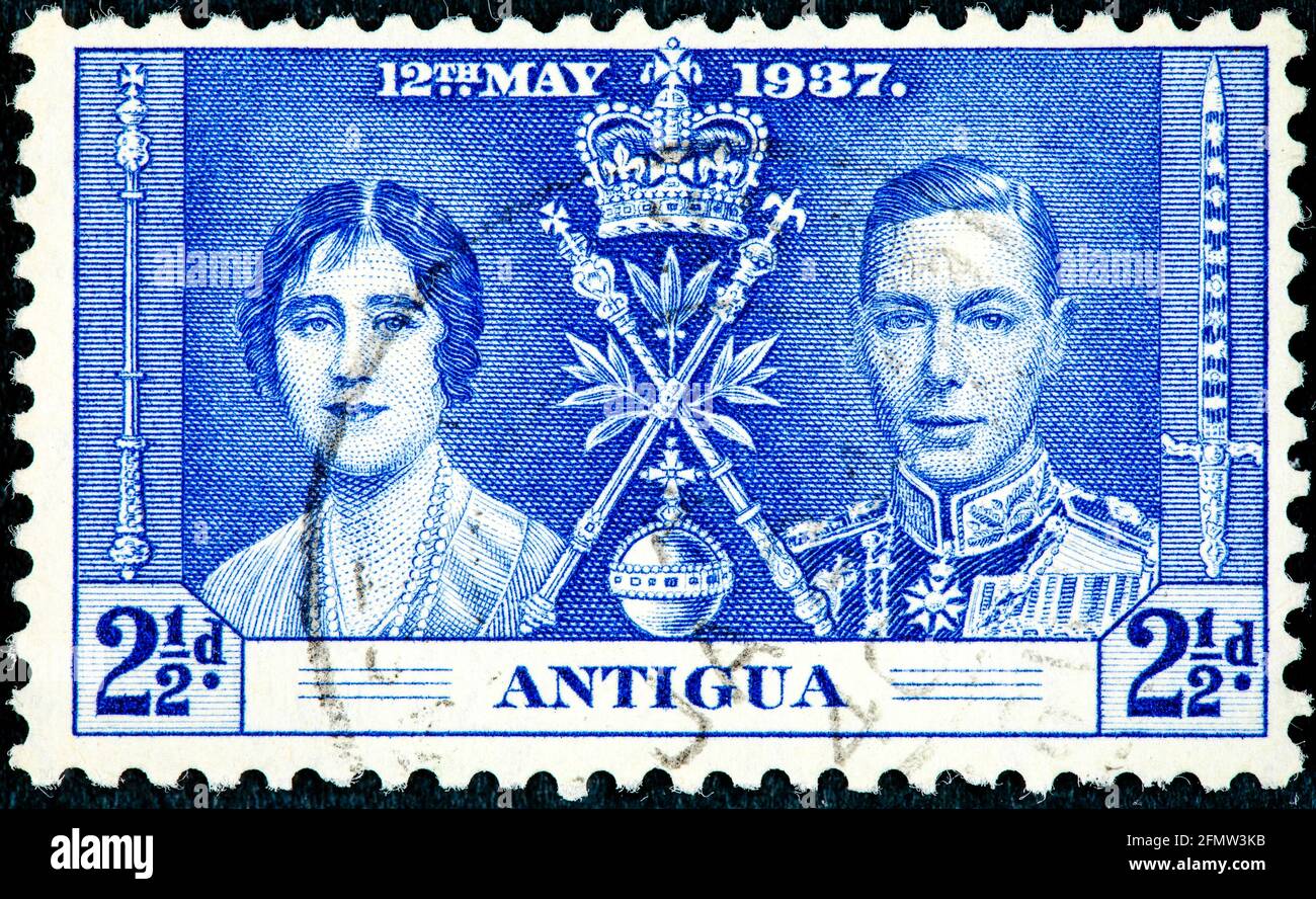 Antigua - ALREDEDOR de 1937 - sello postal de la portada del primer día Marcando la coronación del rey Jorge 6th en el Reino Unido con el suyo Esposa Elizabeth Bowes-Lyon Foto de stock