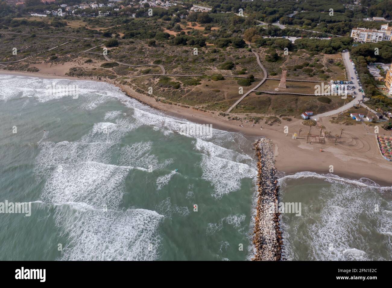 Vistas de la playa Cabopino en Marbella, España Foto de stock