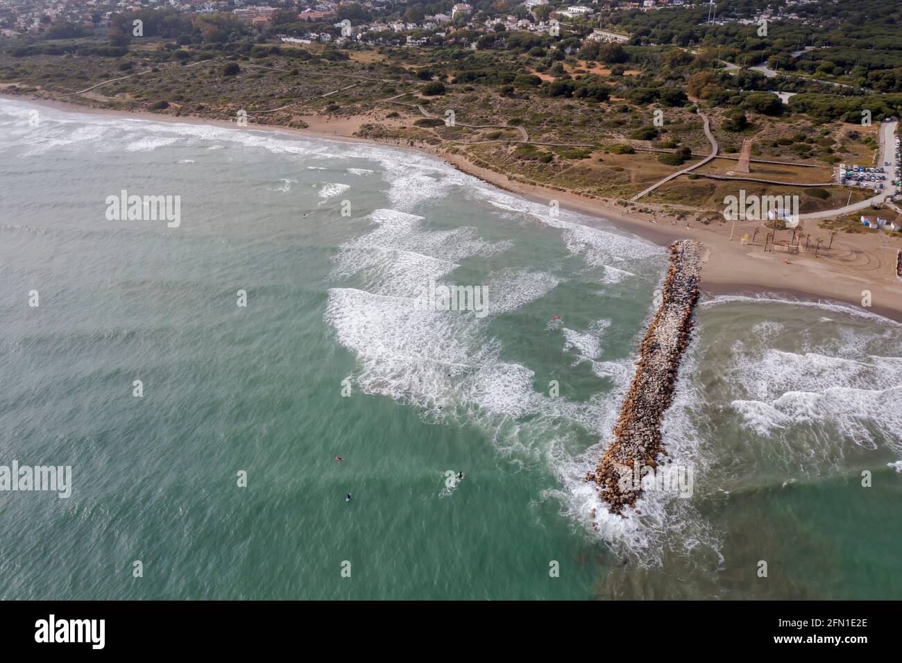 Vistas de la playa Cabopino en Marbella, España Foto de stock