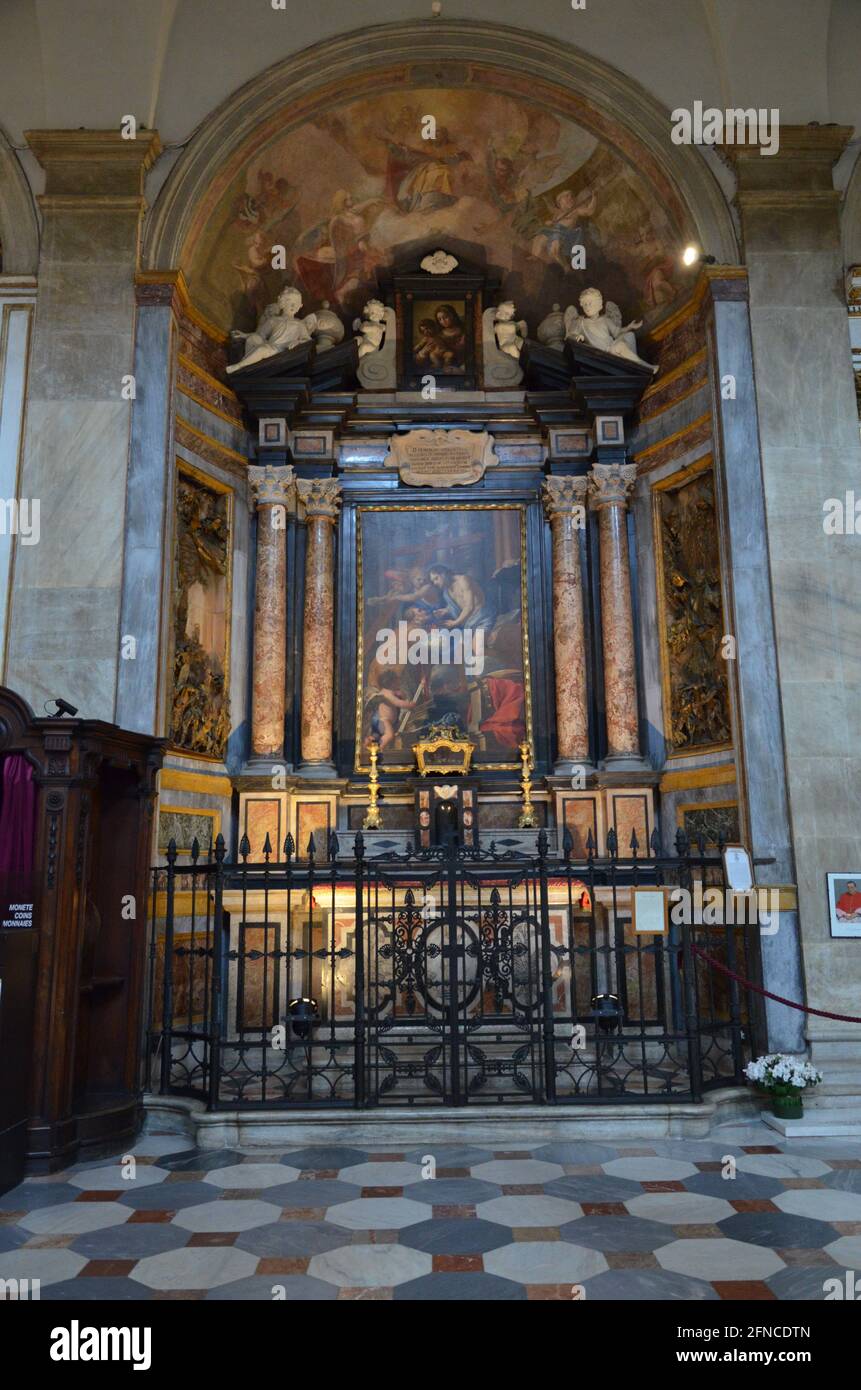 Interior de la catedral católica de San Juan Bautista En Turín donde se  almacena la Sábana Santa de Turín Fotografía de stock - Alamy