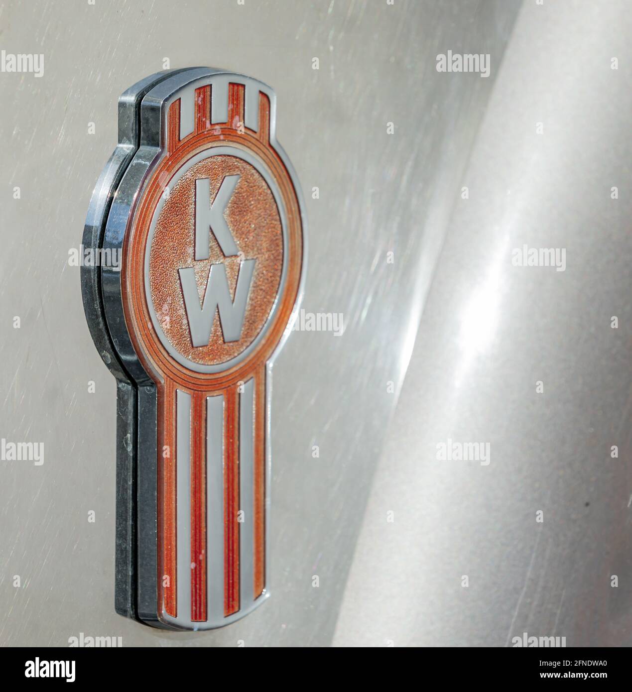 Kenworth truck logo fotografías e imágenes de alta resolución - Alamy