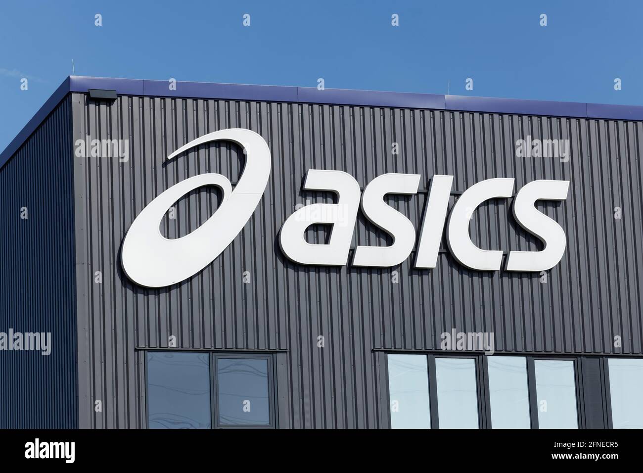 Logo Asics en la sede alemana, marca japonesa de calzado deportivo y ropa,  Krefeld, Renania del Norte-Westfalia, Alemania Fotografía de stock - Alamy