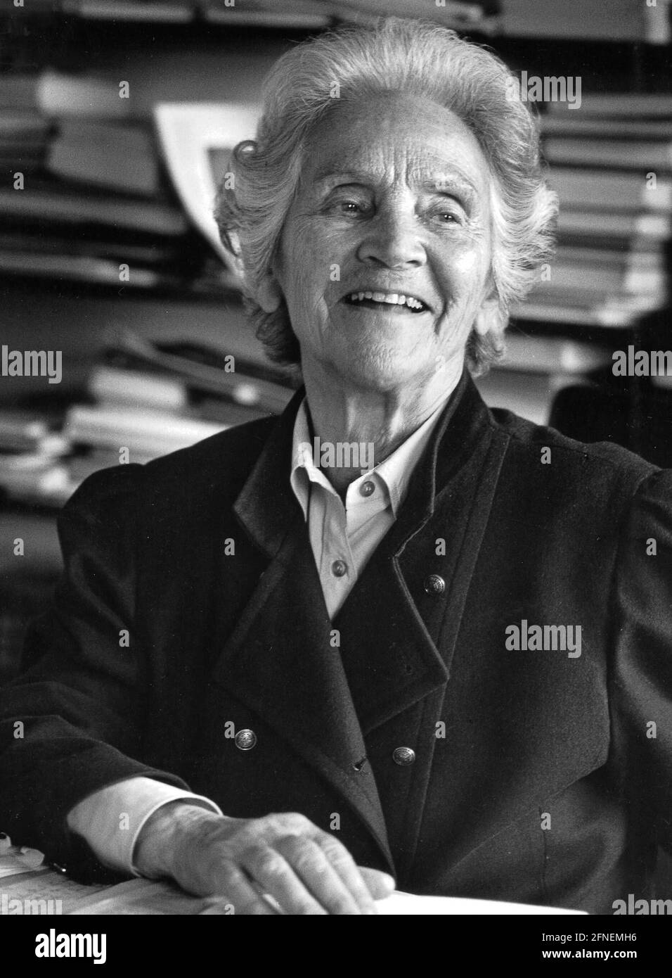 Marion Gräfin von Dönhoff (1909-2002), periodista alemán, autor y editor del periódico semanal 'Die Zeit'. Fotografía sin fecha. [traducción automática] Foto de stock