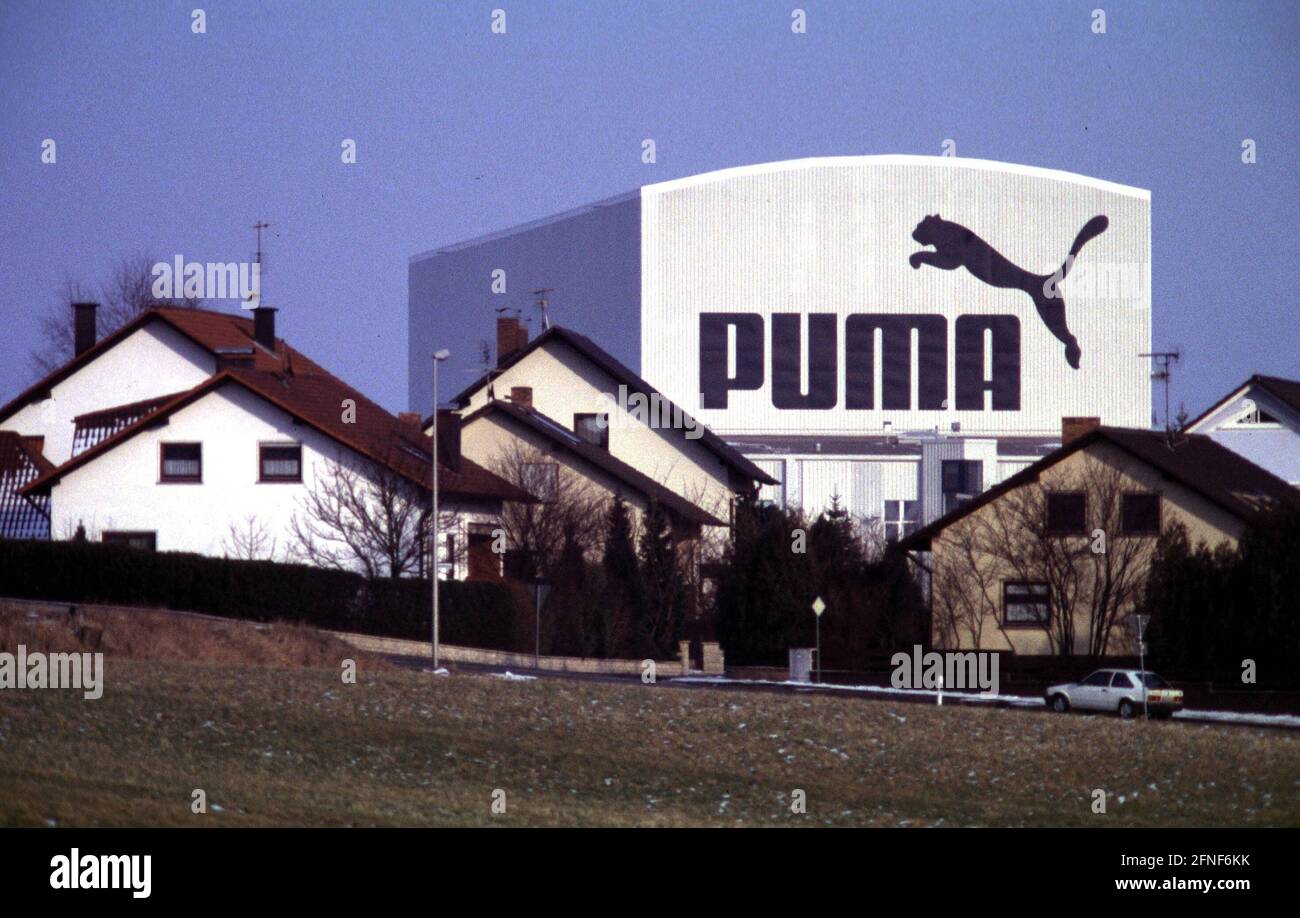 Planta de Puma en Güntersdorf, en el distrito de Bamberg.nn [automatizada  traducción] Fotografía de stock - Alamy