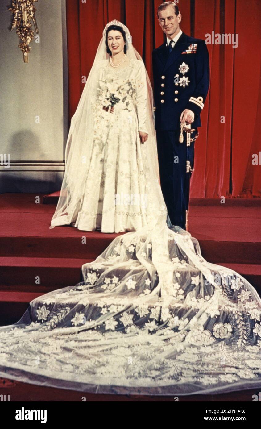 Retrato nupcial del heredero al trono británico Elizabeth II y Felipe, Duque de Edimburgo el día de su matrimonio en Londres. [traducción automática] Foto de stock