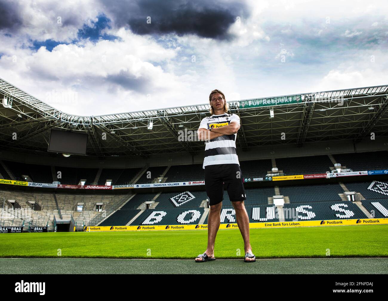 Jannik Vestergaard ist ein dänisch-deutscher Fußballspieler, der seit 2016 bei Borussia Mönchengladbach unter Vertrag steht. Vestergaard ist Innenvert Foto de stock