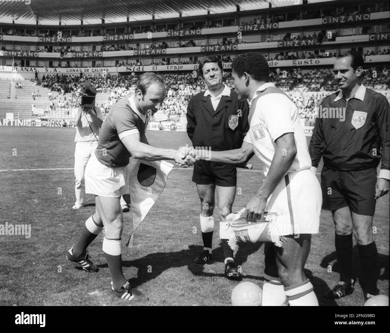 Copa mundial de fútbol de 1970 perú fotografías e imágenes de alta
