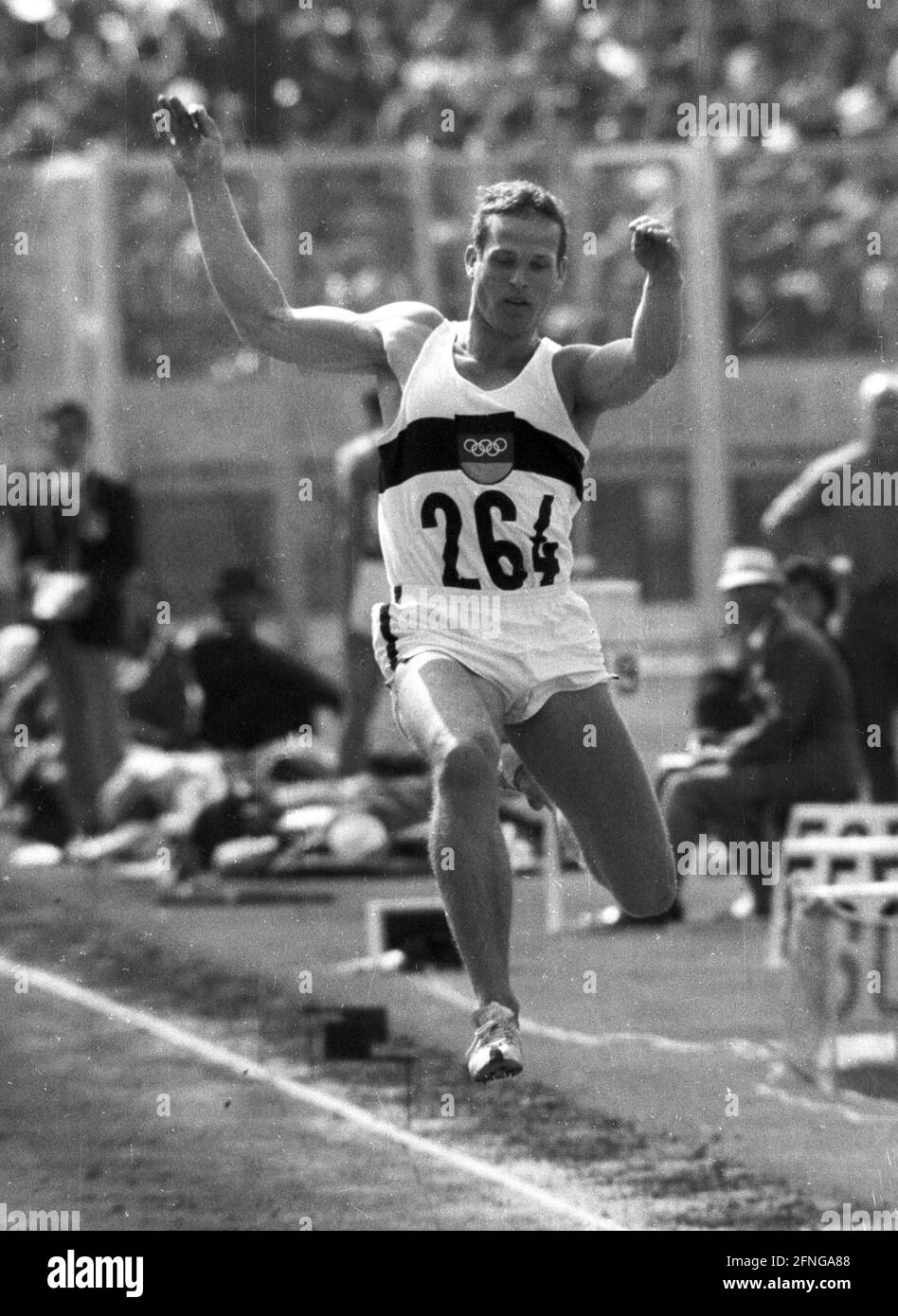 Juegos Olímpicos 1964 en Tokio. Decathlon 1st día HansJoachim Walde