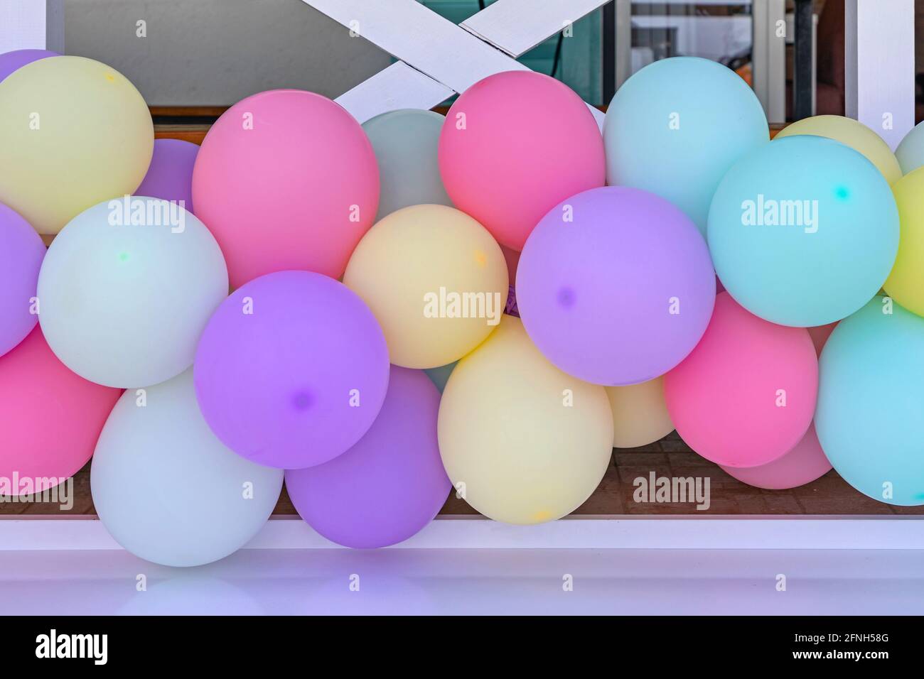 Colores pastel Globos de látex para la decoración de fiesta de los niños  Fotografía de stock - Alamy